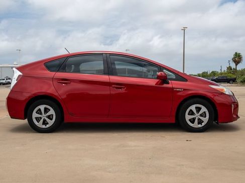 Used 2015 Toyota Prius Three FWD image 3