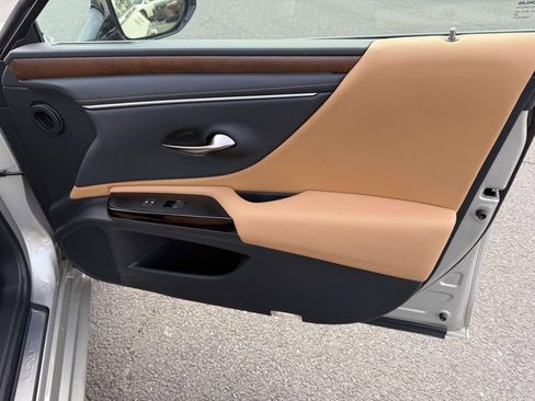 Used 2025 Lexus ES 350 Premium w/ Premium Package image 14