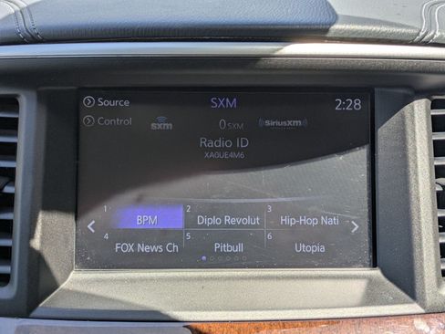Used 2017 INFINITI QX60 Luxe w/ Deluxe Technology Package AWD/4WD image 16