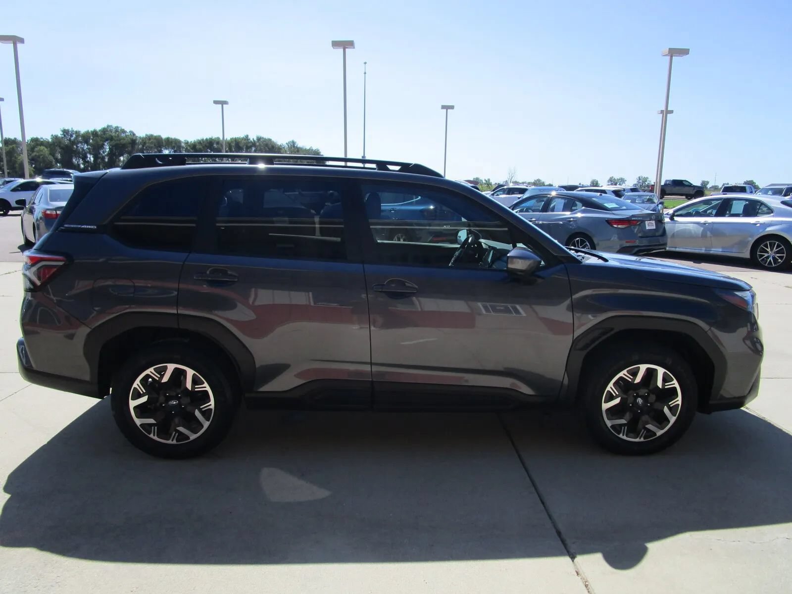 Used 2025 Subaru Forester Premium AWD/4WD image 6