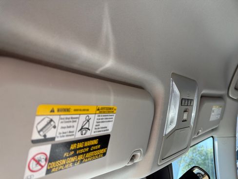 Used 2021 Toyota RAV4 LE AWD/4WD image 31
