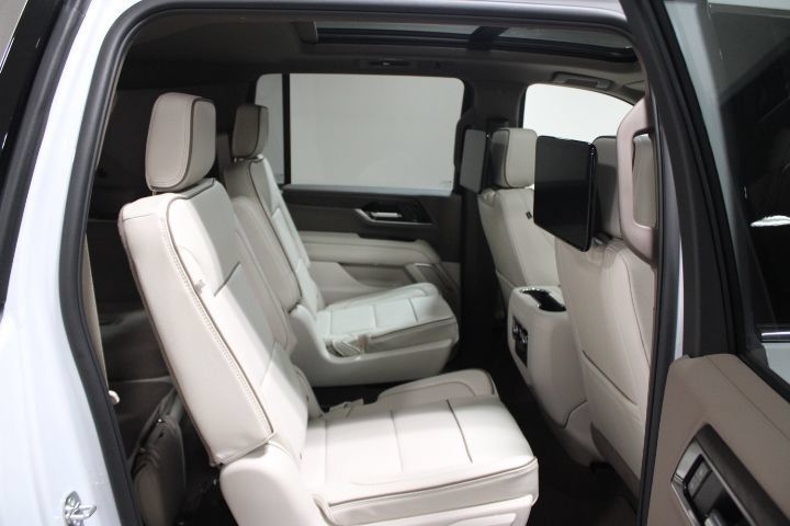 New 2026 GMC Yukon XL Denali w/ Denali Reserve Package AWD/4WD image 32