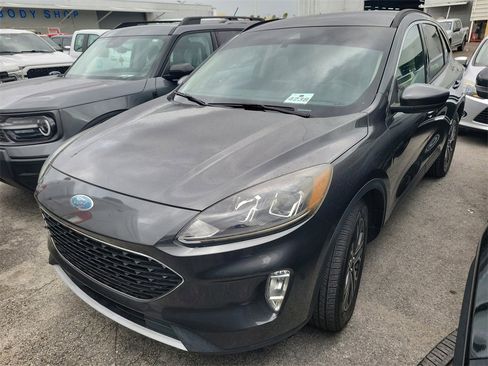 Used 2020 Ford Escape SEL image 3