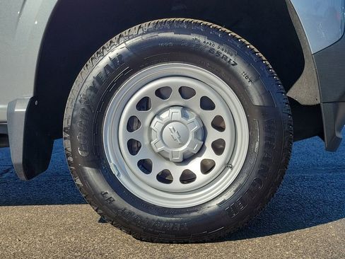 Used 2024 Chevrolet Colorado W/T w/ Safety Package image 9