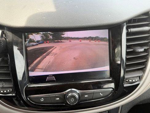 Used 2020 Chevrolet Trax LS FWD image 19