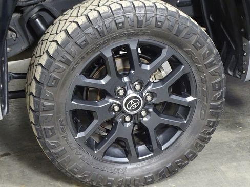 Used 2023 Toyota Tundra Platinum image 43