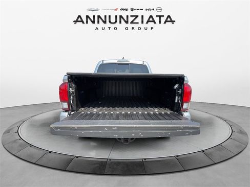 Used 2022 Toyota Tacoma SR image 18