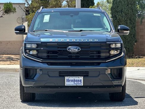 New 2026 Ford Expedition Active RWD image 9
