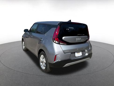 Used 2025 Kia Soul LX w/ LX Technology Package image 11