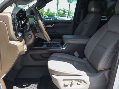 Used 2023 GMC Sierra 1500 SLT w/ SLT Premium Package AWD/4WD image 22