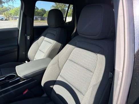New 2026 Chevrolet Equinox LT w/ Safety and Technology Package FWD image 19