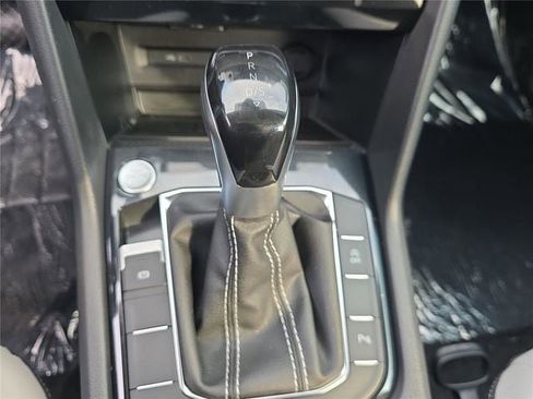 New 2026 Volkswagen Taos SE FWD image 16