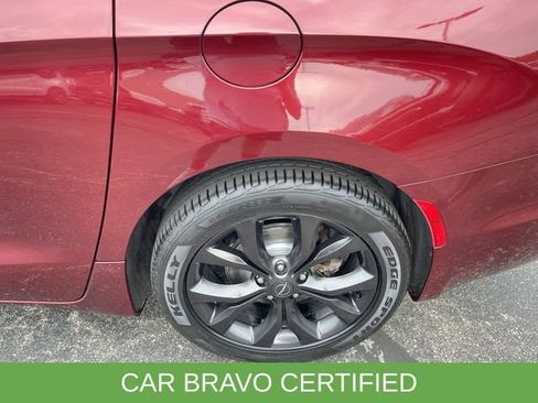 Used 2019 Chrysler Pacifica Touring Plus w/ S Appearance Package FWD image 32