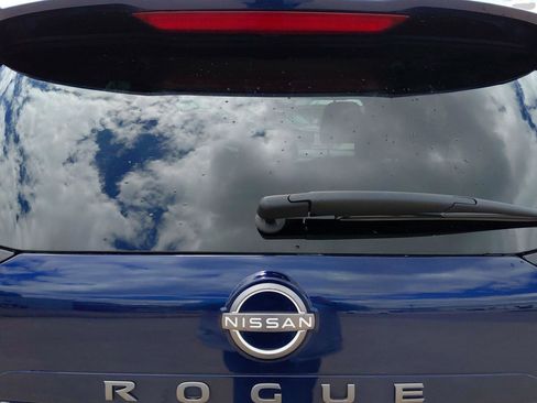 Used 2024 Nissan Rogue SV FWD image 20