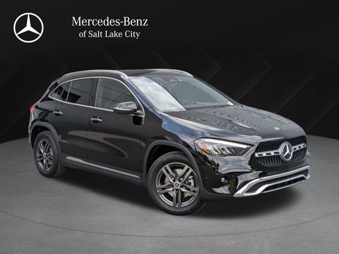 New 2025 Mercedes-Benz GLA 250 4MATIC image 1