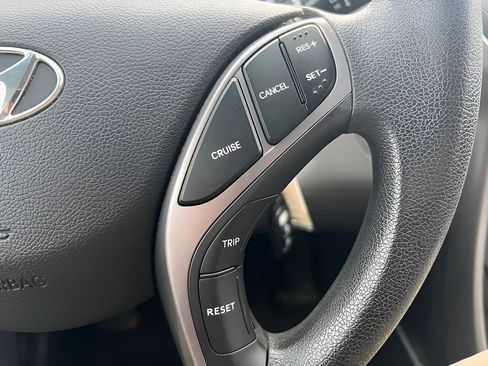 Used 2013 Hyundai Elantra GLS FWD image 23