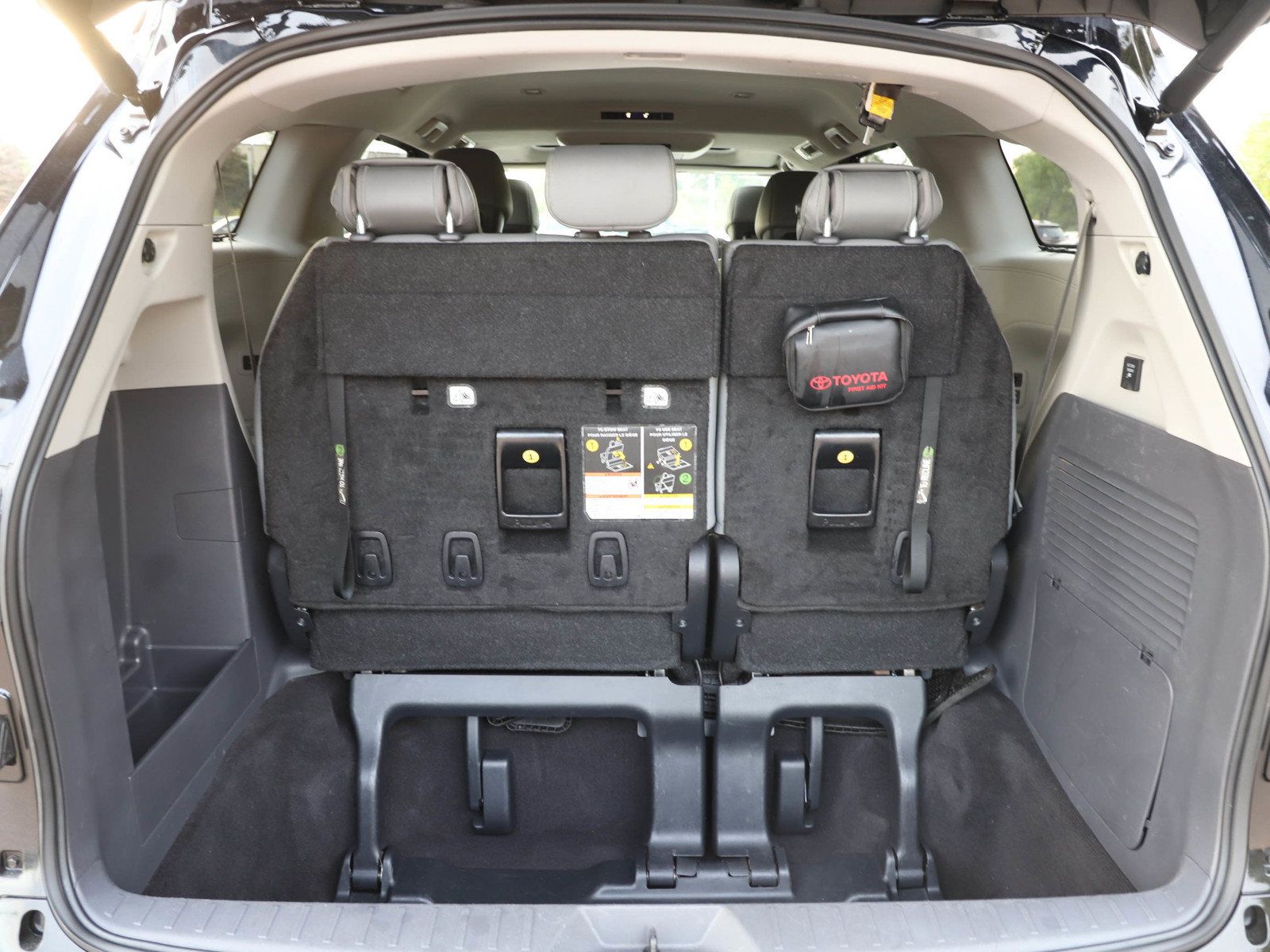 Used 2024 Toyota Sienna Limited AWD/4WD image 14