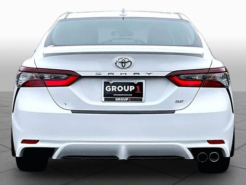 Used 2024 Toyota Camry SE FWD image 5