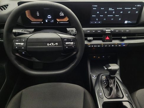 Used 2025 Kia K4 FWD image 22