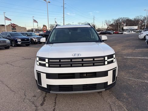 Used 2024 Hyundai Santa Fe SEL image 2
