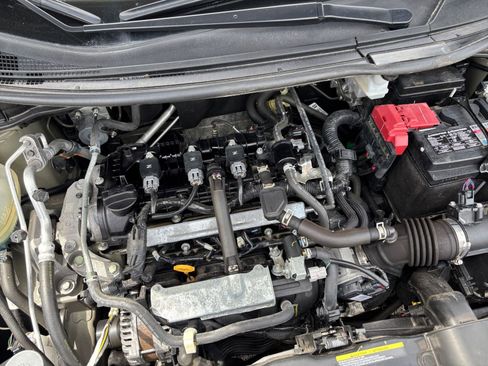 Used 2025 Nissan Versa SV FWD image 27