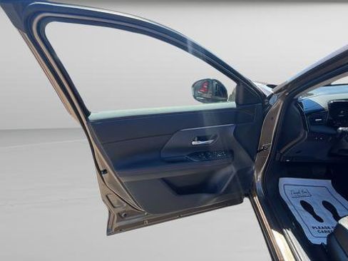 New 2026 Nissan Kicks SR w/ SR Premium Package AWD/4WD image 9