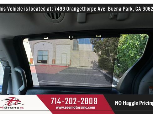 Used 2017 Toyota Sienna SE Premium w/ Cargo Management Package FWD image 44