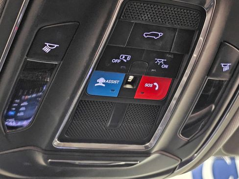 Used 2023 Jeep Grand Cherokee L Limited w/ Black Appearance Package image 31