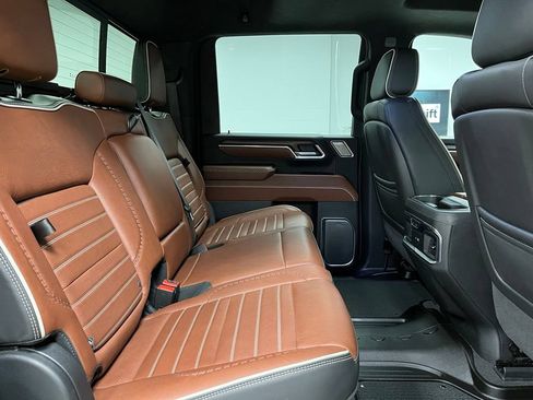 Used 2025 GMC Sierra 3500 Denali Ultimate AWD/4WD image 53