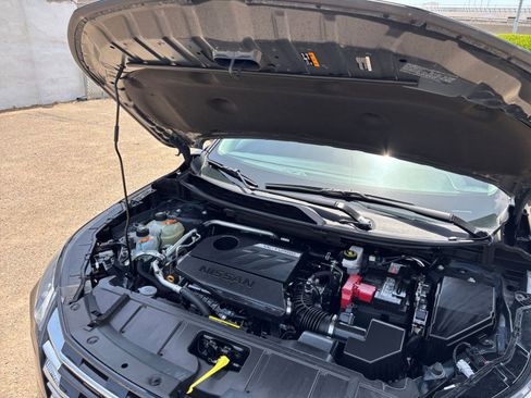 Used 2025 Nissan Rogue SV AWD/4WD image 34