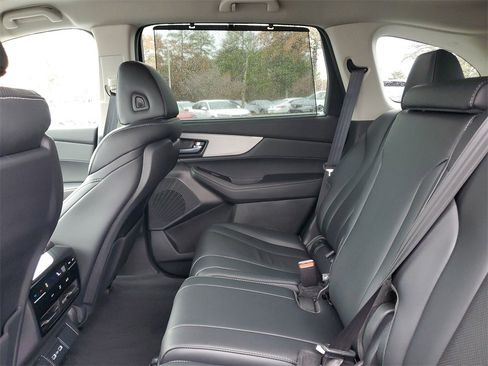 Certified 2023 Acura MDX FWD w/ Technology Package image 15