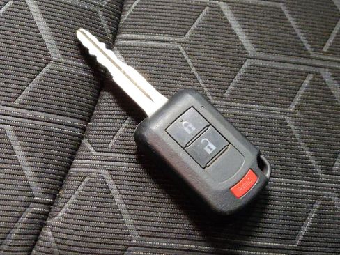 Used 2021 Mitsubishi Outlander Sport LE FWD image 32
