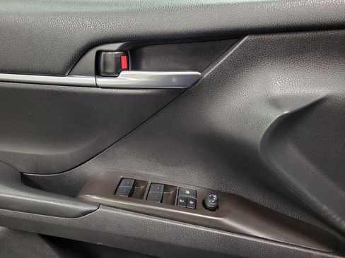 Used 2022 Toyota Camry SE image 22