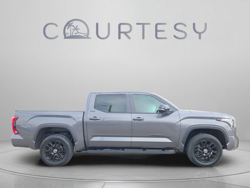 Used 2024 Toyota Tundra Limited AWD/4WD image 6
