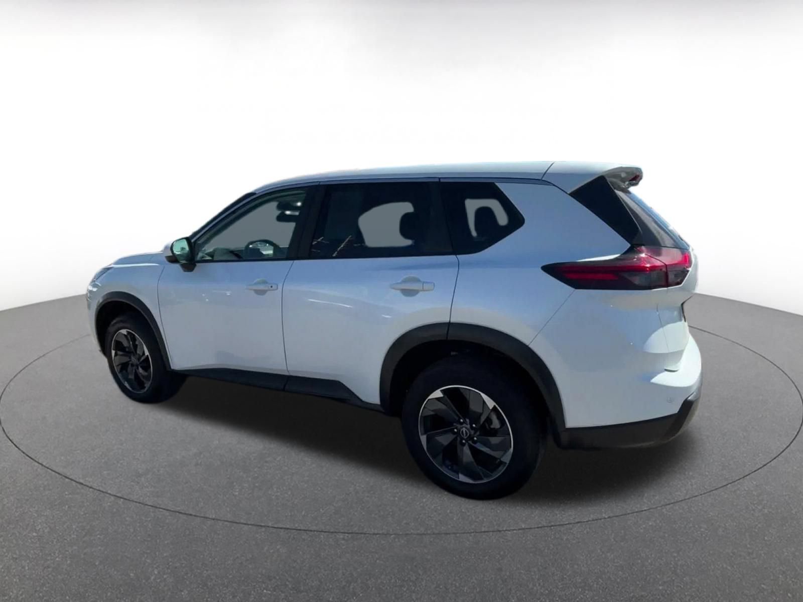 Used 2025 Nissan Rogue SV AWD/4WD image 9