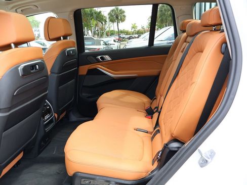 Used 2023 BMW X7 xDrive40i w/ Executive Package AWD/4WD image 43