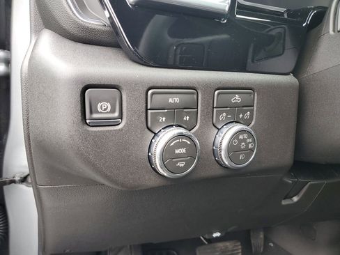 New 2026 GMC Sierra 1500 Elevation image 17