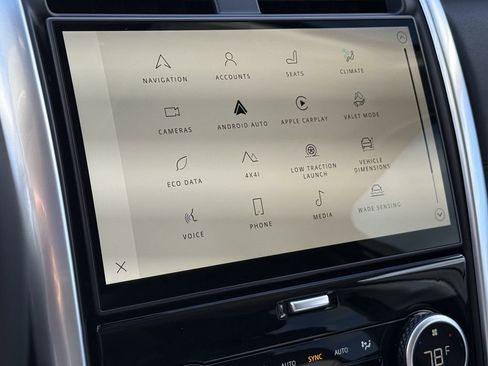 Used 2024 Land Rover Discovery S image 25