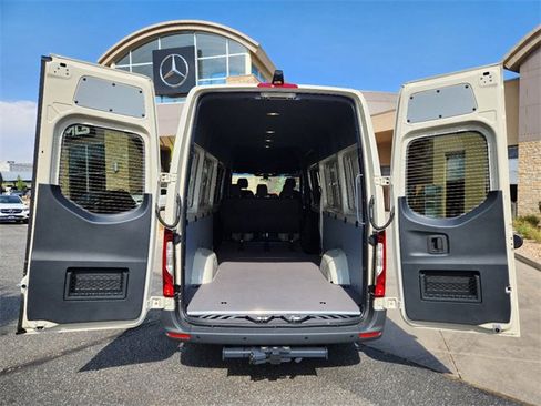 New 2025 Mercedes-Benz Sprinter 2500 image 10
