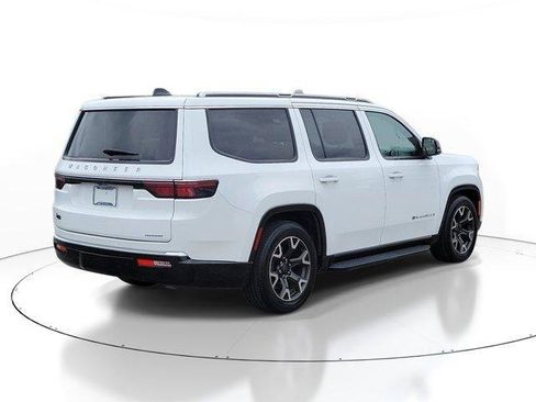 Used 2024 Jeep Wagoneer Series III AWD/4WD image 4