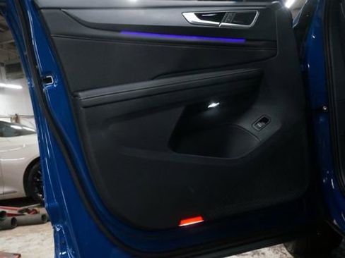 Certified 2025 Volkswagen Atlas Cross Sport SEL Premium R-Line image 36