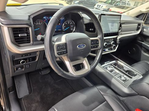 Used 2024 Ford Expedition XLT AWD/4WD image 10
