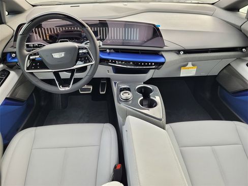 New 2026 Cadillac Optiq Luxury 1 image 10