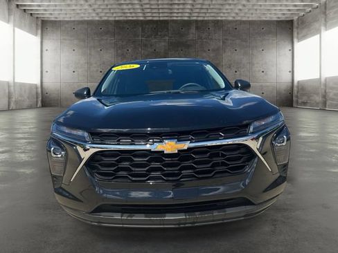 Used 2026 Chevrolet Trax LS FWD image 2