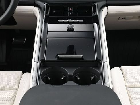 Used 2026 Porsche Panamera image 10