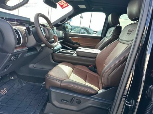 Used 2025 Ford Expedition King Ranch AWD/4WD image 17