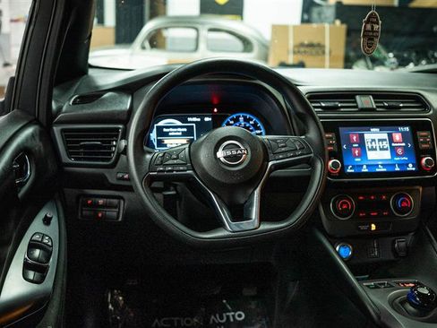 Used 2024 Nissan Leaf S image 14