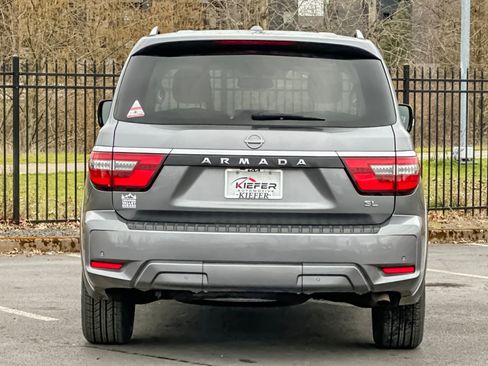 Used 2022 Nissan Armada SL w/ Captain's Chairs Package image 4