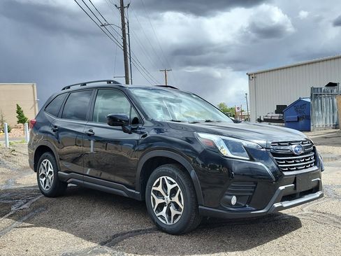 Used 2022 Subaru Forester Premium AWD/4WD image 3