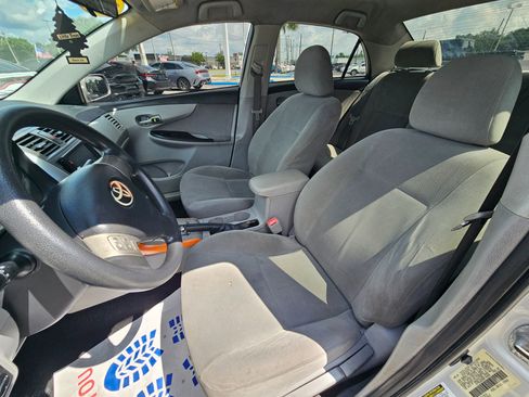 Used 2013 Toyota Corolla LE FWD image 11